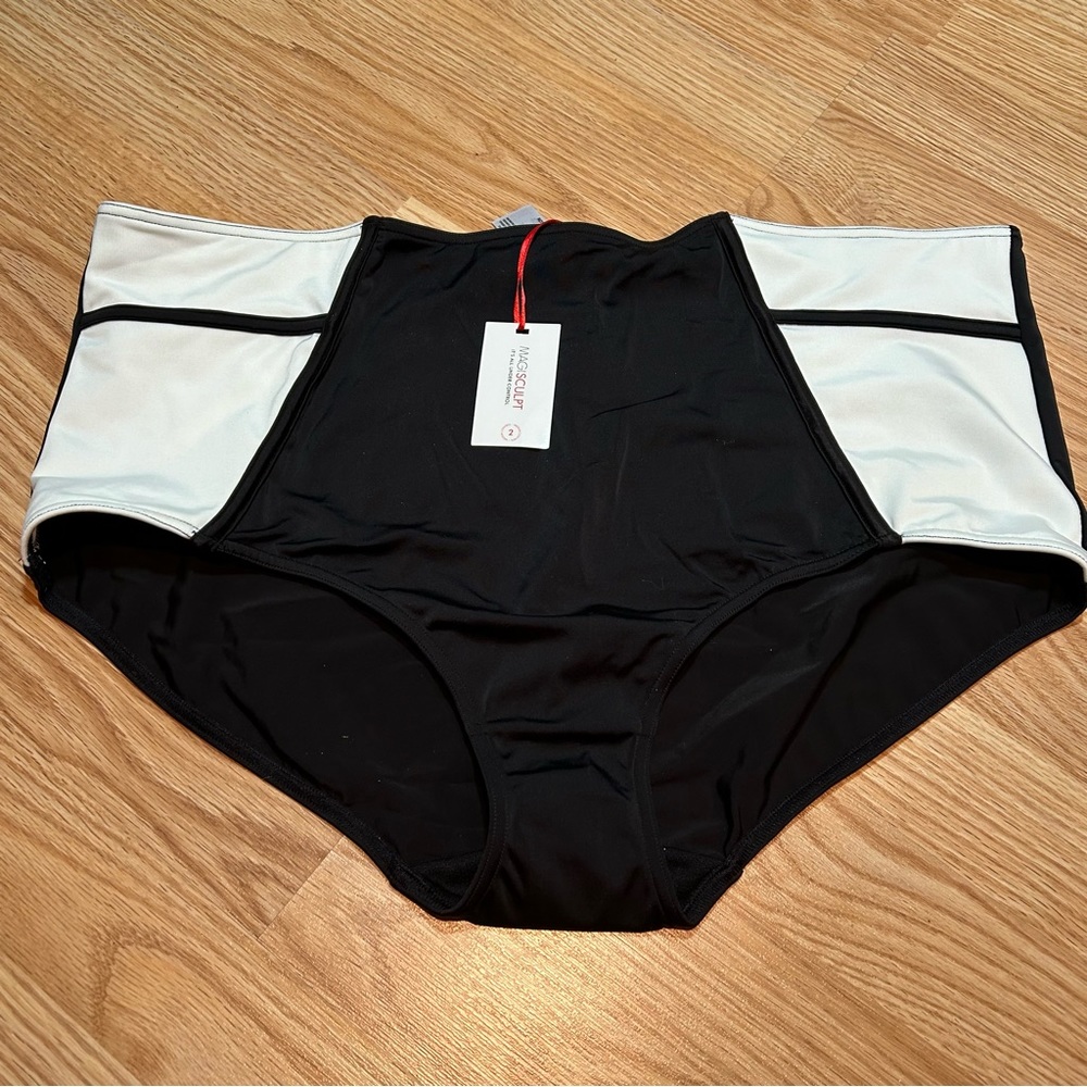 NWT Magisculpt shapewear swim bottoms‎ 24